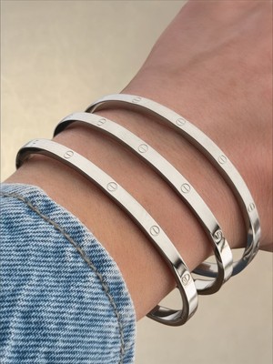 QA Quella Accessories Çelik C   Ince Düz Gümüş Kelepçe Bileklik Iç Çapı: 6,2 cm Çevresi: 20 cm