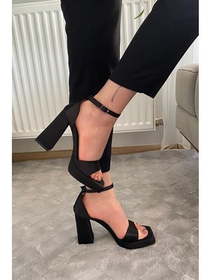 Difolia Kadın Siyah Saten Tek Bantlı Bantlı Bilektan Bağlamalı 10 cm Platfom Topuklu Aykkabı