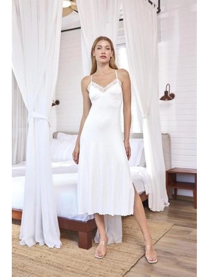 Aria's Closet Arias Closet Dantelli ve Dekolteli Yırtmaçlı Gecelik