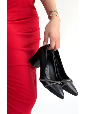 Kazax Zenta Siyah Cilt Topuklu Ayakkabı