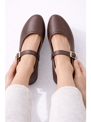 Slipcat Tek Bantlı Gold Tokalı Lastikli Şık Kadın Babet Ayakkabı