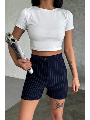 Fantastik Store Zarif ve Şıklığı Bir Arada Sunan Yüksek Bel Krep Esnek Çimalı Çizgili Şort Lacivert ( Lisinya )