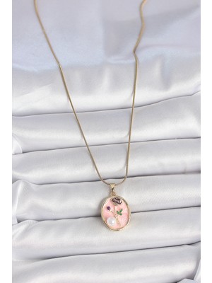 Fantastik Store 316L Çelik Gold Renk Zincir Pembe Çiçek Işlemeli Inci Detay Portre Model Kadın Kolye - Lisinya