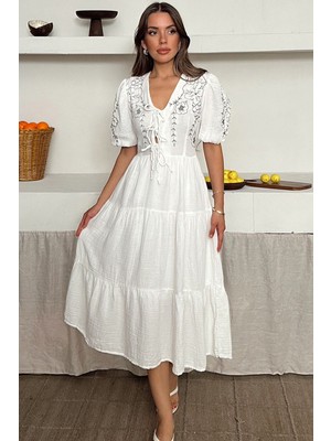 Bacc Beyaz Nakışlı Bağlama Detaylı Midi Boy Elbise BCRU-261286