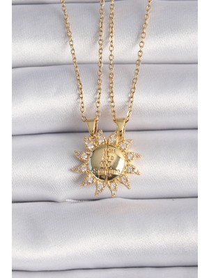 Fantastik Store 316L Çelik Gold Renk Zirkon Taşlı Güneş Model Işleme Yazı Detay Arkadaş Kolyesi - Lisinya