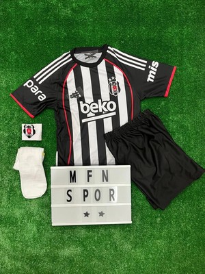 Kişiye Özel Isim ve Numara Yazılır / 4'lü Set Beşik.t.a.ş /  2025/2026 Yeni Sezon Siyah Beyaz Iç Saha Çocuk Forma Şort Çorap Bileklik