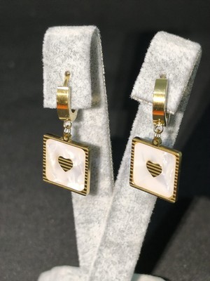 Vulwox Altın Kalpli Sedefli Kare Küpe