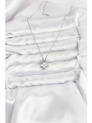 Fantastik Store 316L Çelik Zincir Gümüş Renk Zirkon Taşlı Yonca Model Kadın Kolye - Lisinya