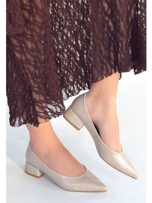 Alfaze Bej Rugan Sivri Burun Topuklu Ayakkabı Topuk Boyu 3 cm