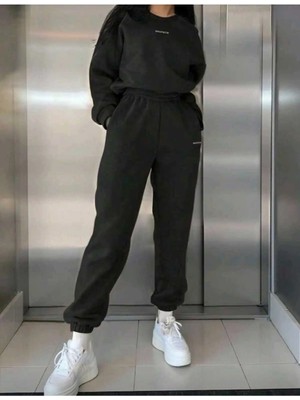 Divin Kadın Baskılı Eşofman Takım – Modern ve Rahat Street Style