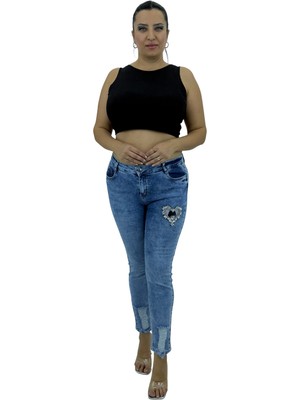 Büyük Beden Denim Taşlı Yırtık Yıpratma Detaylı Dar Paça Kadın Pantolon