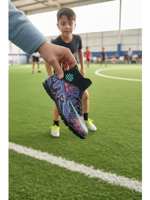 Enoch Erkek Çocuk Bilek Destekli Grafik Desenli Halı Saha Ayakkabısı