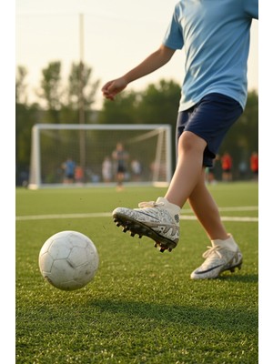 Enoch Erkek Çocuk Bilek Destekli Grafik Desenli Çivili Futbol Kramponu