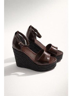 Difolia Kadın Verla Tek Bant Kahverengi Kırışık Rugan Yüksek Dolgu Taban Ayakkabı