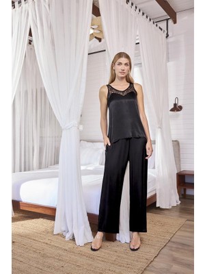 Aesco Arias Closet Viskon Dantelli ve Dekolteli Saten Pijama Takımı