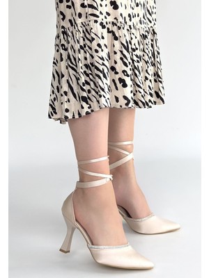 Alfaze Bej Saten Sivri Burun Bilekten Bağcıklı Topuklu Ayakkabı Topuk Boyu 8 cm