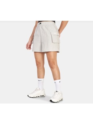 Nike Sportswear Essential Krem Kadın Şort Yüksek Bel Bol Kesim Nefes Alabilir Kumaş Özelliği