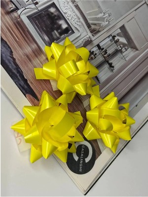 Bisaccia Sarı Renkli Yıldız Fiyonk Süs Rafya Yapışkanlı Metalize Yıldız Hediye Paketi Süsleme (20 Adet)