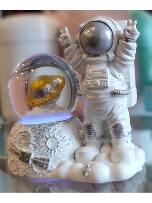 Ada Çanta Kırtasiye Astronot Figürlü Küçük Boy Işıklı Kar Küresi Silver (8cm* 10CM) AD54802
