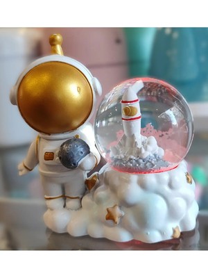 Ada Çanta Kırtasiye Astronot Figürlü Küçük Boy Işıklı Kar Küresi Gold (8cm* 10CM) AD63331