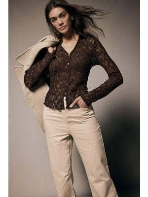 DeFacto Fitted Gömlek Yaka Dantel Uzun Kollu Gömlek G9785AX26SP