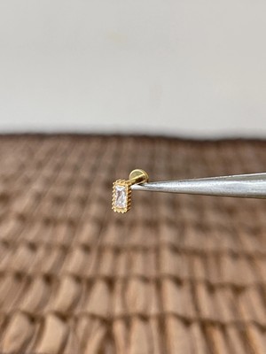 Aida Jewelss Gerçek Titanium G23 Dikdörtgen Noktalı Zirkon Altın Titanyum 6x1.2mm Labret Piercing