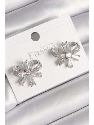 Pazarcan Pirinç Gümüş Renk Zirkon Taşlı Fiyonk Model Kadın Küpe