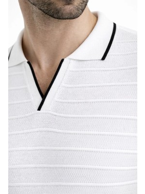 Giyim Center Erkek Triko Kumaş Yakalı Düğmesiz Açık Yaka Fitilli Kısa Kollu Regular Fit Tişört T-Shirt - Beyaz