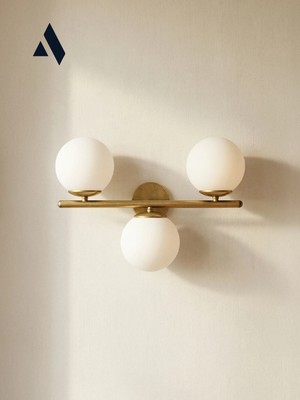 Alldesco Trivon Üçlü Cam Aplik – Beyaz & Bal Renk Seçenekli, Gold Metal Gövde | Modern Duvar Aydınlatma