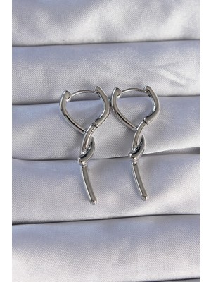 Aylina Mey Ithalat® Pirinç Gümüş Renk Sarmal Çubuk Tasarımlı Uzun Küpe