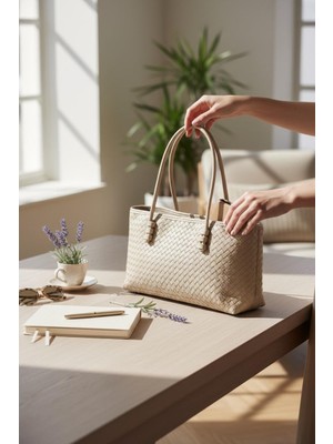 Rafiel Kadın Bej El Örgüsü Deri Görünümlü Omuz Çantası - Ikonik Intrecciato Model Tote Çanta
