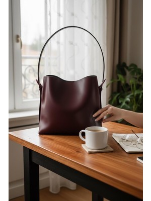 Rafiel Bordo Deri Kova Çanta - Ayarlanabilir Askılı Şık Tasarım Günlük Çanta