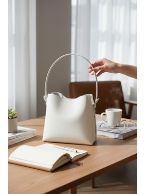 Rafiel Kadın Beyaz Minimalist Hobo Omuz Çantası - Modern Kova Çanta
