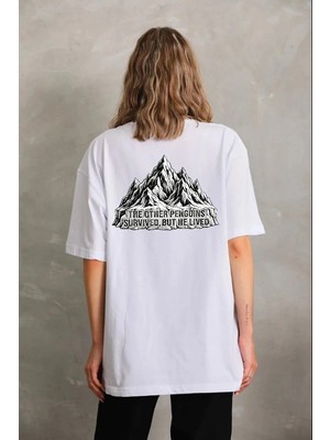 Glam Love Kadın Nihilist Penguen Temalı Oversize Bisiklet Yaka Tişört - Beyaz