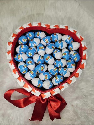Aylina Kalpli Kinder Çikolata Sepeti Kalp Şeklinde Şık Tasarım ile Evinize Değer Katar