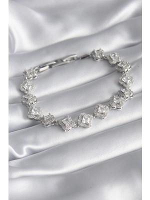 Aylina Mey Ithalat® Pirinç Gümüş Renk Zirkon Taşlı Yonca Model Vıp Seri Kadın Bileklik