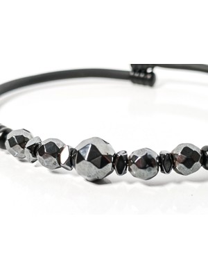 Moncuk Design Fasetli Hematit Taşlı Yaylı Bileklik – Denge, Güç ve Topraklanma Enerjisi