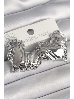 Ramia Pirinç Gümüş Renk Işlemeli Kalp Model Kadın Küpe - TJ-BKP10224