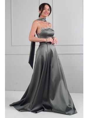 By Saygı Kadın Straplez Taşlı Astarlı Cepli Uzun Saten Elbise