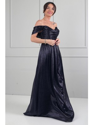 By Saygı Kadın Degaje Yaka Balenli Astarlı Geniş Beden Aralıklı Pileli Uzun Elbise