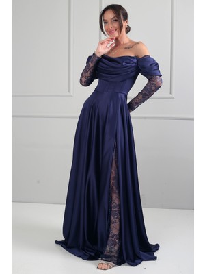 By Saygı Kadın Kayık Drapeli Yaka Astarlı Dantel Detaylı Geniş Beden Aralıklı Uzun Saten Elbise