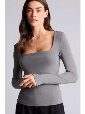 DeFacto Slim Fit Kare Yaka Basic Düz Modal Uzun Kollu Tişört G8527AX26SP