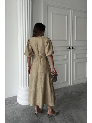 Ayşegul Hediyelik Gold Işıltılı Kemerli Kruvaze Elbise