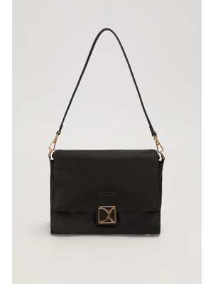 Levidor Siyah Üst Kapaklı Kare Form Omuz Çantası