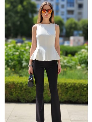 Gizelia Volanlı Bisiklet Yaka Basen Boy Sıfır Kol Ekru Peplum Zarafetli Bluz