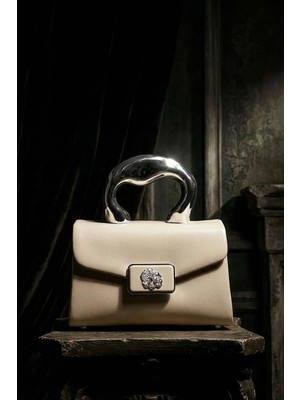 Levidor Krem Metal Aksesuar Tokalı El Çantası