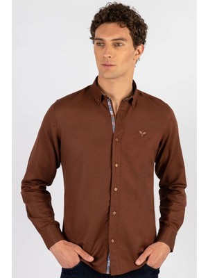 Tudors Erkek Slim Fit Dar Kesim Uzun Kollu Pamuklu Oxford Doku Kahverengi Düğmeli Yaka Gömlek