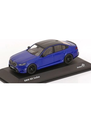 1:43 Solido 2024 Bmw M5 Sedan – Marina Bay Blue