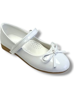 İremsu Iremsu 7151-26 Rugan Deri Fiyonklu Cırt Bantlı Kız Çocuk Babet 31-36