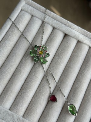 İrem Yıldız Sallantılı Renkli Taşlı Çelik Kolye